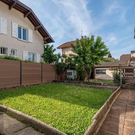 Ideally Located Furnished Townhouse With 3 Bedrooms Parking & Garden Annecy Buitenkant foto