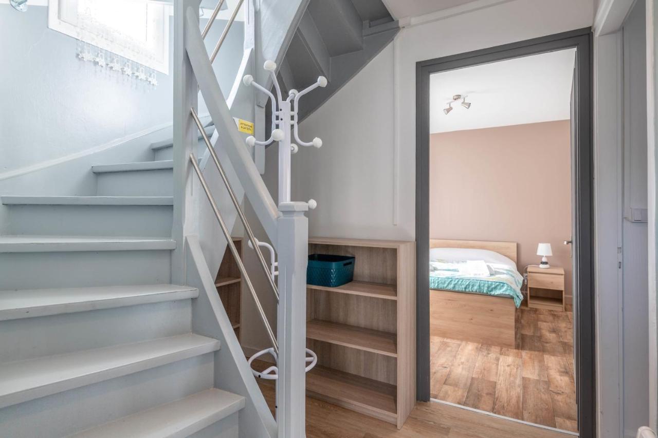 Ideally Located Furnished Townhouse With 3 Bedrooms Parking & Garden Annecy Buitenkant foto
