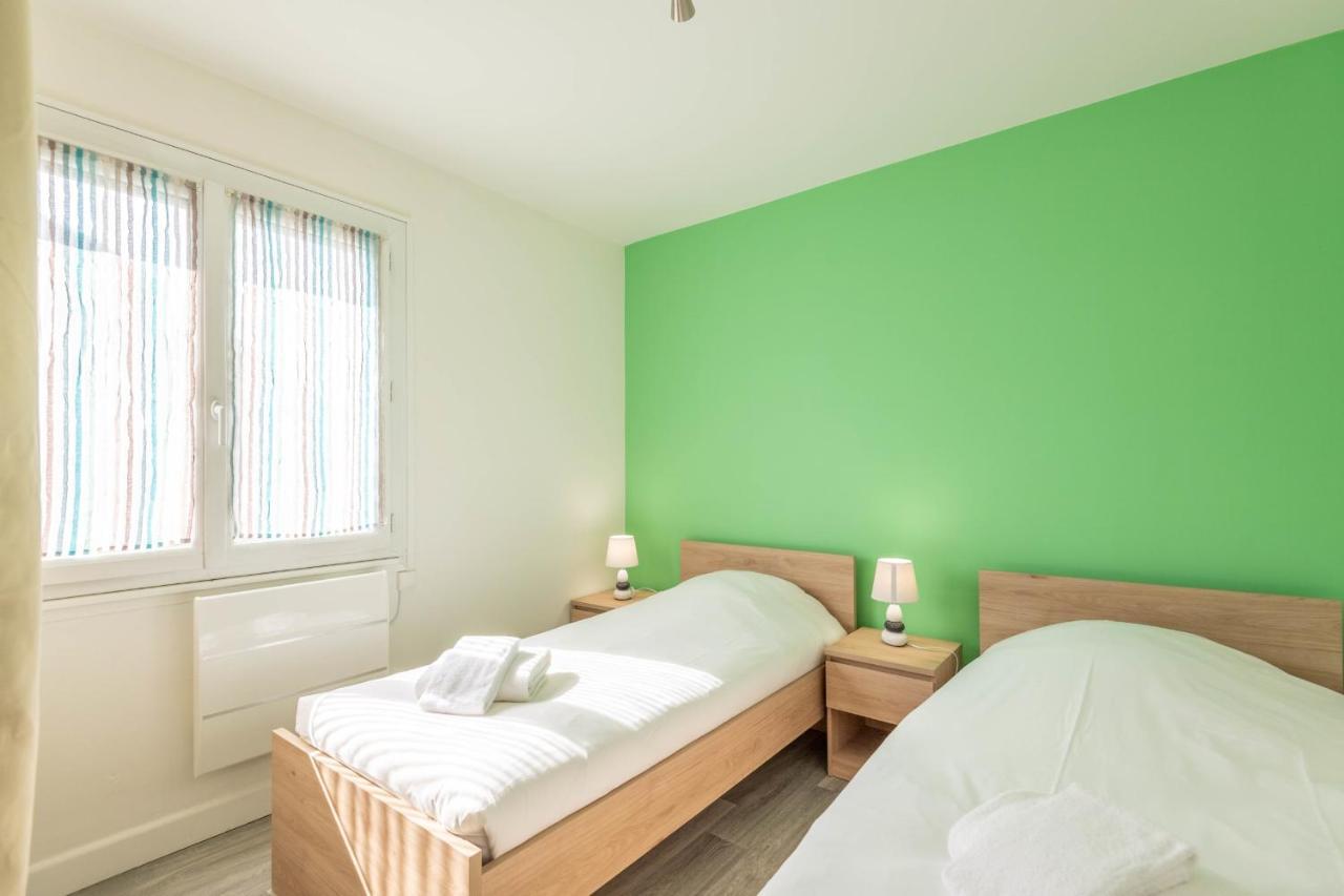 Ideally Located Furnished Townhouse With 3 Bedrooms Parking & Garden Annecy Buitenkant foto
