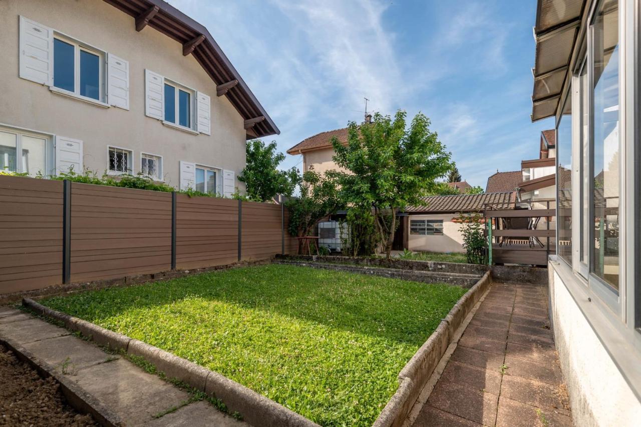 Ideally Located Furnished Townhouse With 3 Bedrooms Parking & Garden Annecy Buitenkant foto